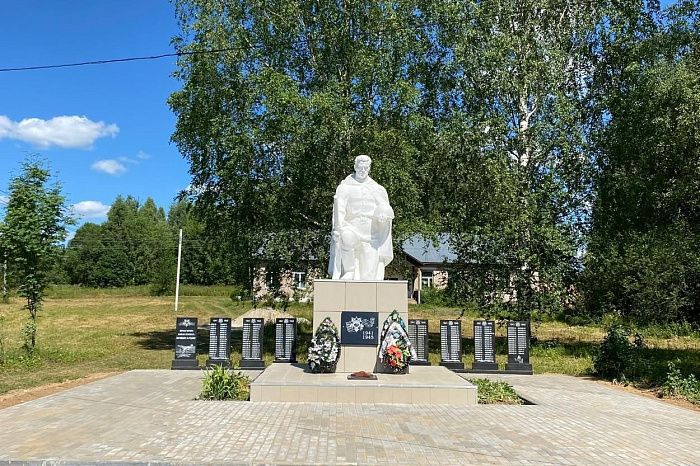 В Орловском районе благоустроили мемориальный комплекс