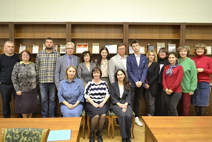 В Кирове презентовали архивные документы о средневековой Вятке