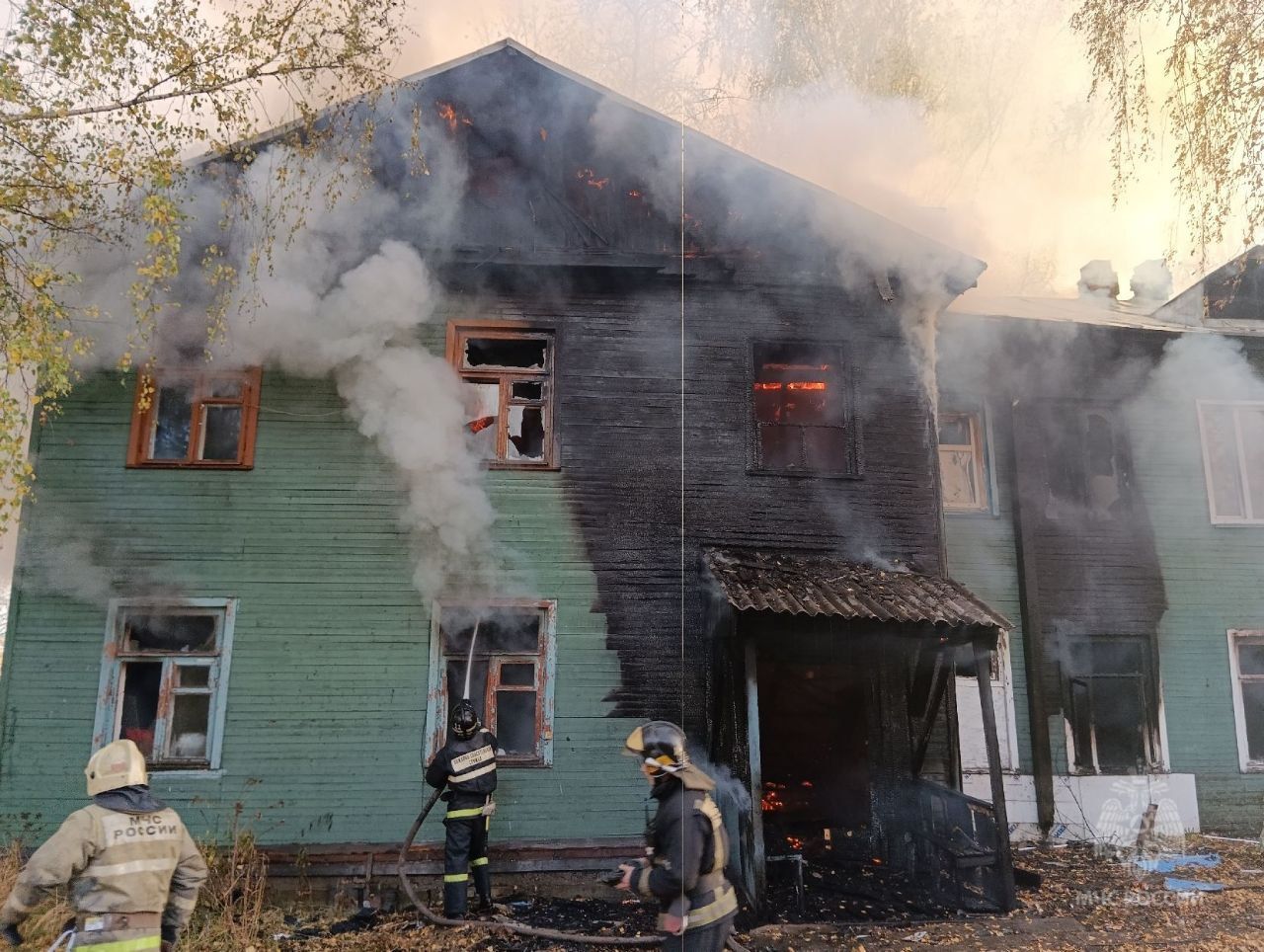 В Нововятском районе загорелось нежилое здание