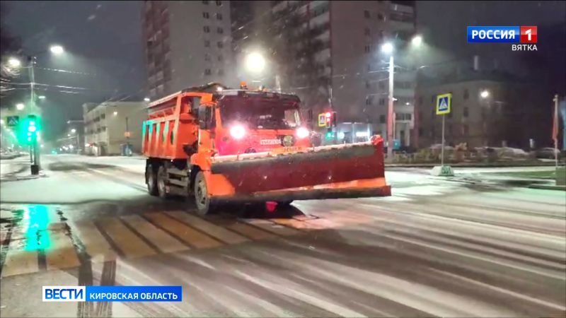 Кировские дорожники рассказали о работе в период обильных снегопадов